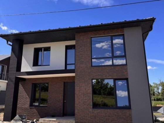 Продаж окремо стоячого будинку 170кв .м і 5 сотками землі Байківці