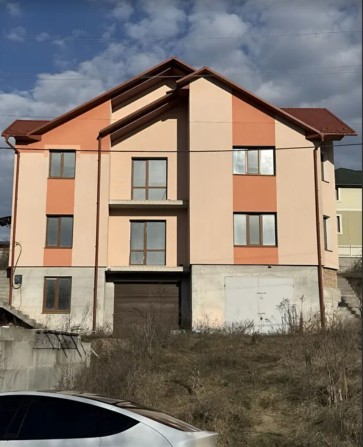 Продаж 3 поверхового дуплекса з ділянкою на 5 соток, 198 кв. м, Байківці - фото 1