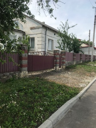 Будинок в центрі міста - фото 1