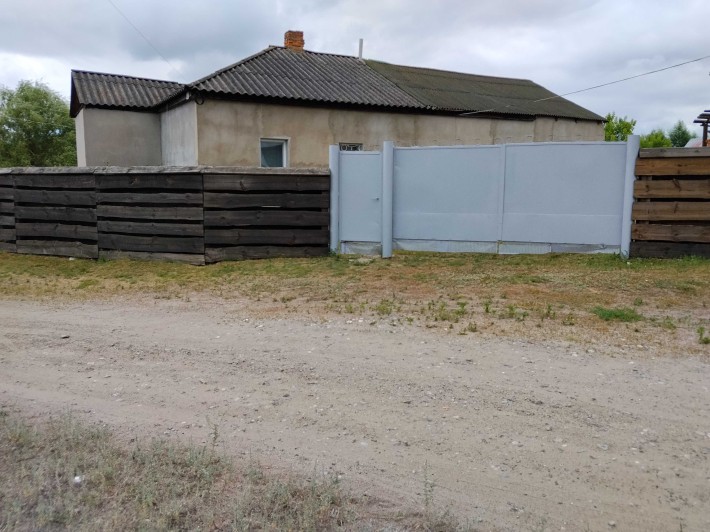Продам великий будинок зі всіма зручностями в с. Кручик (10 км від Богодухова) - фото 1