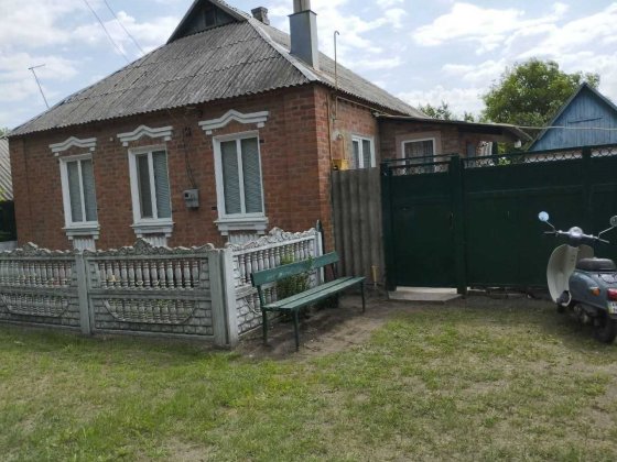 Продам житловий будинок Богодухів