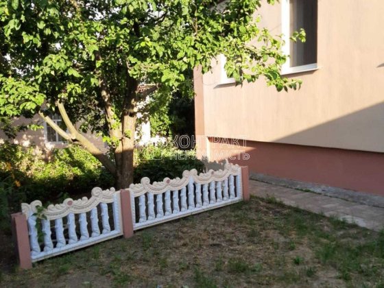 Продаж  4к  будинку Коротич Коротич