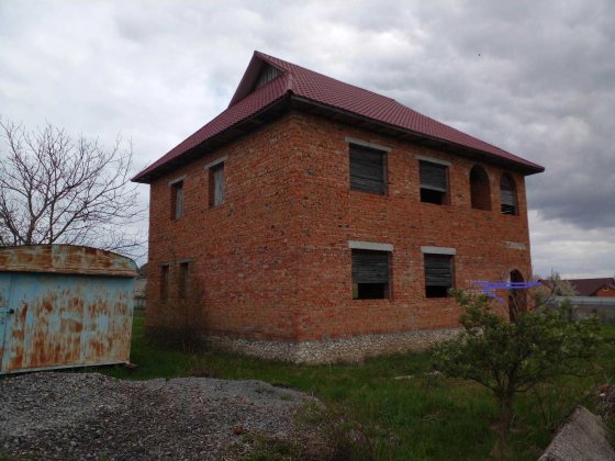 Продається будинок 2 поверхи, та земельна ділянка Дунаевцы