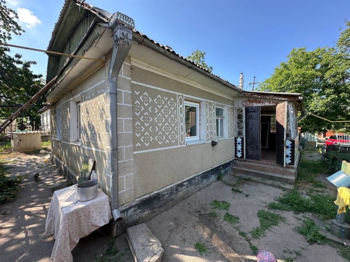 Продам частину будинку з окремим двором та  земельною ділянкою - фото 1