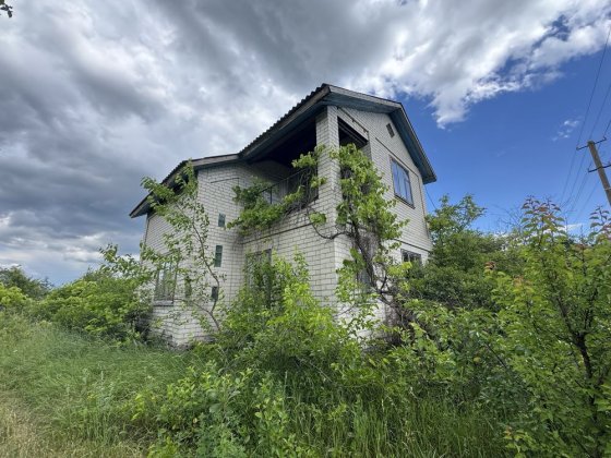 Продаж двоповерхового цегляного дачного будинку. Благодатне Благодатное