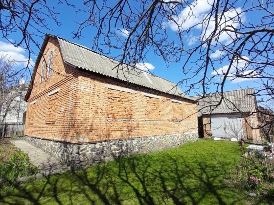 Земельна ділянка з недобудованим житловим будинком Звенигородка