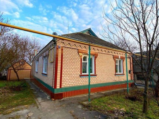 Продається просторий цегляний будинок у Тальному Тальное