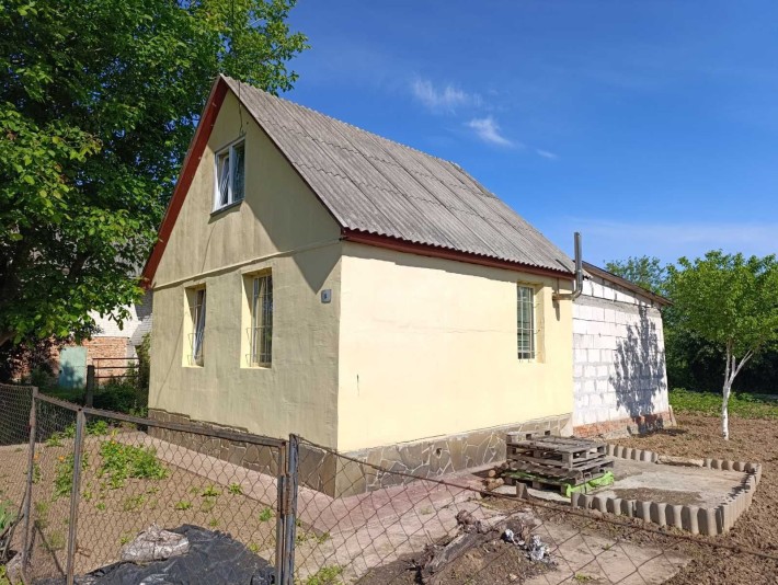 Дачний будинок з ремонтом і комунікаціями! - фото 1