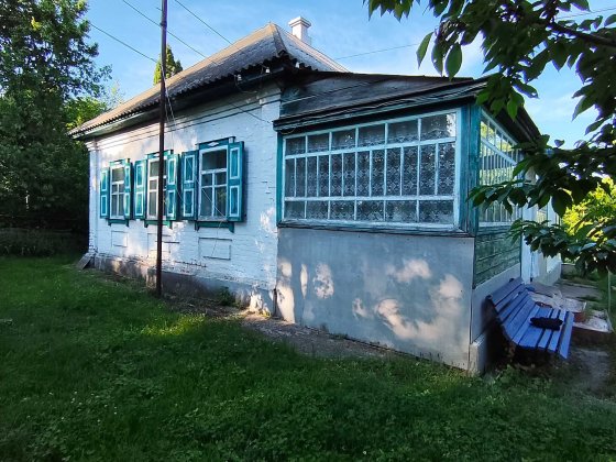 Будинок із великим садом біля лісу та ставка! Ладан