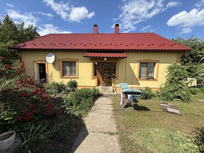 Продам чудовий 3-з кімнатний будинок із власною ділянкою, в центрі с. Чагор. - фото 1