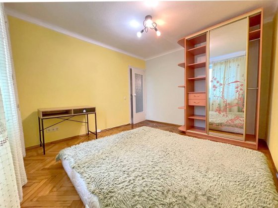 Продаж 2к кімнатної квартири по пр-ту Науки, 16, Голосіївський р-н Киев