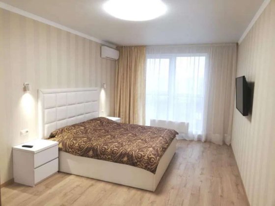 Продаж 1-кімнатної квартири по вул. Ревуцького, 40г ЖК Лебединий Київ