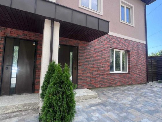 Продаж дуплексу в Бучі з центральними комунікаціями та газом