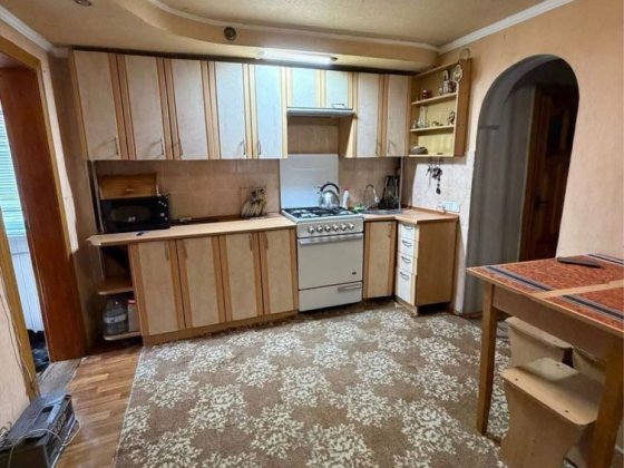 Продаж частини будинку з наражем в Центрі ( поряд з Радоном) Белая Церковь