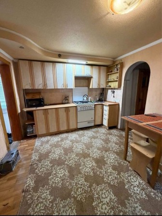 Продаж частини будинку з наражем в Центрі ( поряд з Радоном) - фото 1