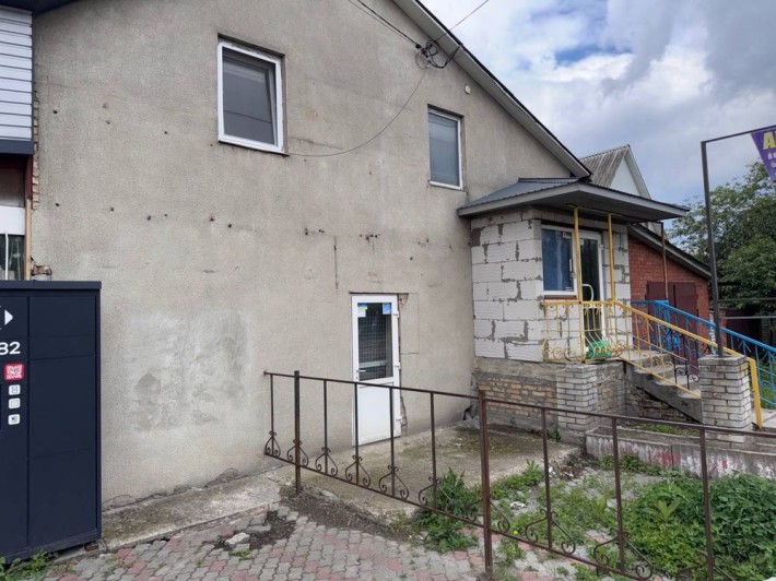Продається просторий 2-о поверховий будинок в тихому районі міста - фото 1