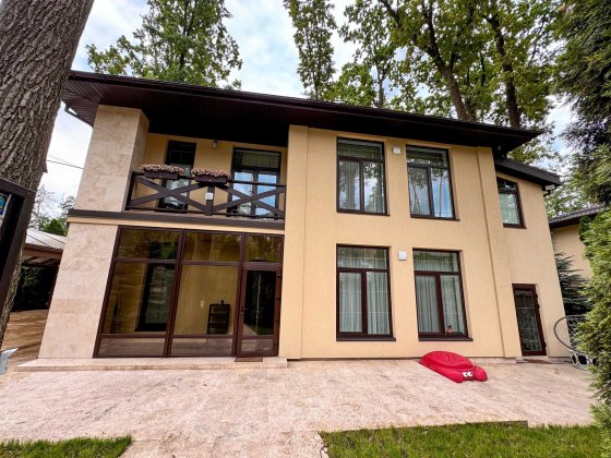Продаж будинку, лісова Буча, з ремонтом 220 м², 10 соток, басейн,без % Буча