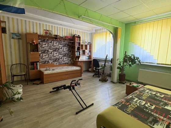 Частина  будинку в центрі міста з нежитловим  приміщенням . Біла Церква