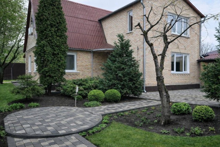 Продам будинок з гаражем та доглянутою зеленою територією|Індивідуальне газове опалення|Сертифікат|В - фото 1
