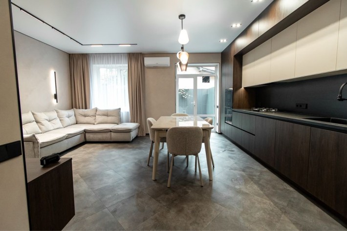 Таунхаус з реионтом 150 м² у КМ «Мюнхен», Буча. - фото 1