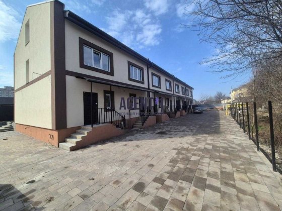 Розтермінування! Таунхаус 117 кв.м з підвалом, газом і центральними комунікаціями! Вишневе