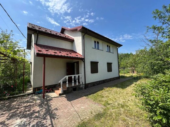 Будинок дачного типу в Дем'яновому Лазі Ивано-Франковск