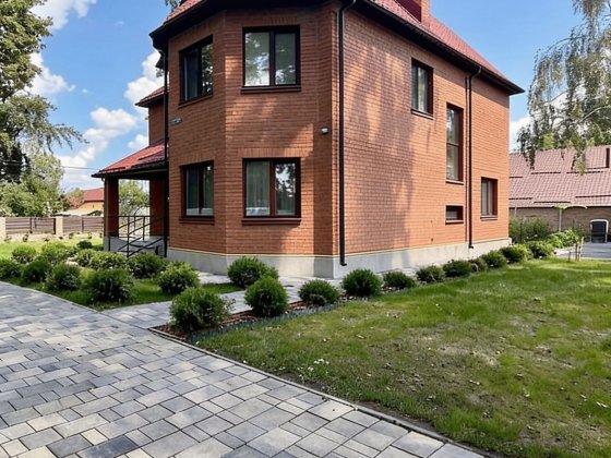 Сучасний будинок в Ірпені: кутова ділянка 14 соток, укриття, лазня, автономія Ирпень