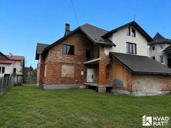 Терміновий продаж 2-х поверхового  будинку ОПРИШІВЦІ. Торг. Івано-Франківськ