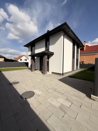 Будинок 130 м² у закритому містечку, Ірпінь вул. Зелена  $170 000. Ділянка 7 соток. - фото 1
