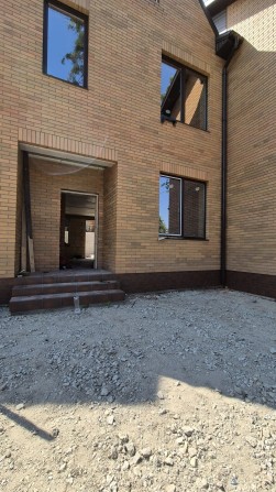 Таунхаус біля парку Незнайка, (+велика кладовка), без шуму міста, але з міськими комунікаціями - фото 1