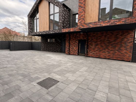 Дуплекс 105 м² у центрі Ірпеня, КМ Плекай — $110 000. Поруч парк Незнайка та школа №17. Ирпень