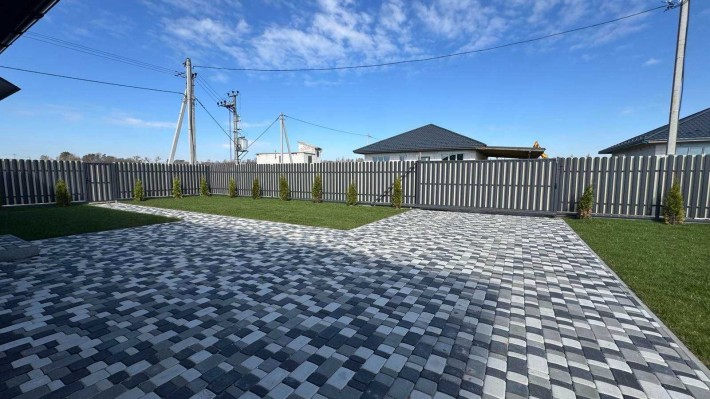 Продаж готового будинку з терасою на 5 сотках в передмісті Києва - фото 1