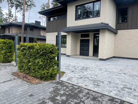 Просторий будинок 248 м² з терасою та навісом у Бучі | КМ “Заграва 2”