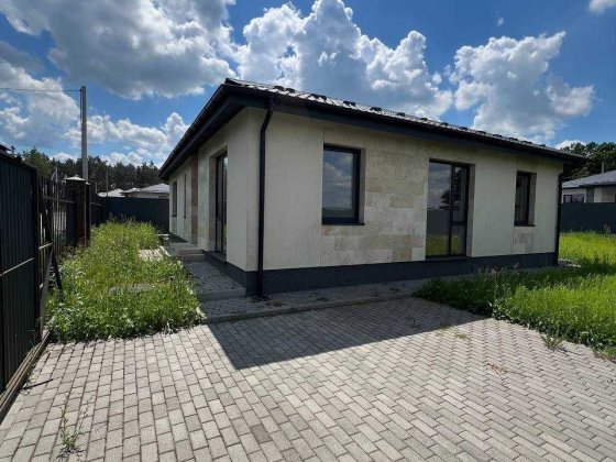 Одноповерховий будинок у Лісовій Бучі — поруч ліс, озеро та вся інфраструктура!