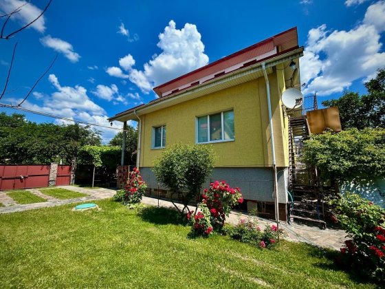 Будинок в Бучі. З гостьовим будинком! Ділянка 8,5 соток. Центр міста! Буча