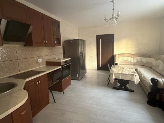 Продаж частини будинку з гаражем на Володимирській Луцьк