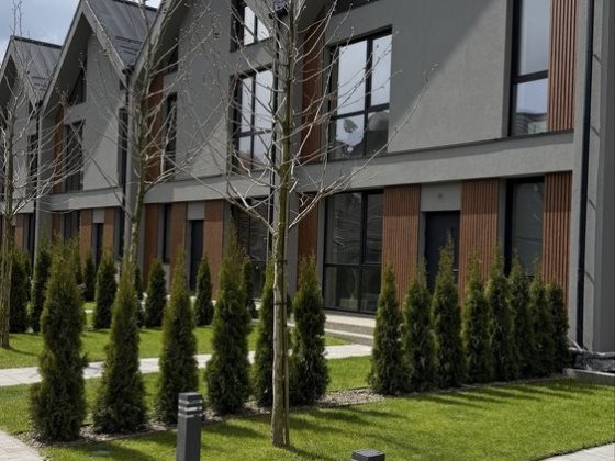 Таунхаус 120 м2 з вланим укриттям + 40 м2 ділянка 1,5 соток. Газ.Буча центр. ТРЦ Авенір Плаза. Буча