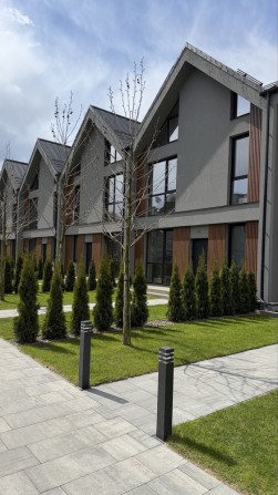 Таунхаус 120 м2 з вланим укриттям + 40 м2 ділянка 1,5 соток. Газ.Буча центр. ТРЦ Авенір Плаза. - фото 1