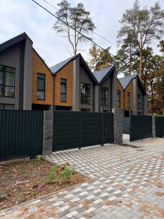 Продам Таунхаус у Центрі Бучі. Центральні Комунікації. Без Комісії ! - фото 1