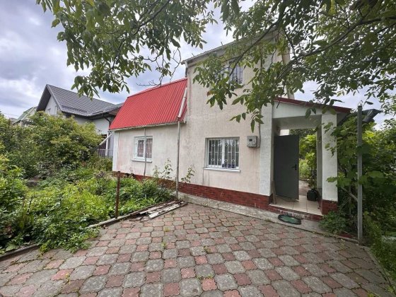 Будинок у місті. Хмельницький
