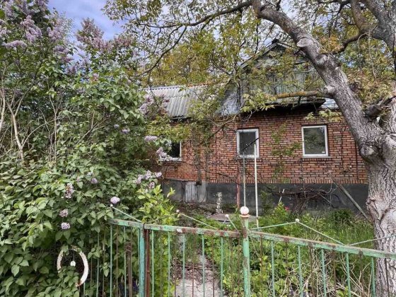 Будинок з великою ділянкою у місті 31064 Хмельницький
