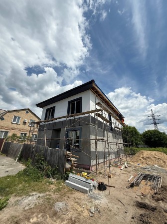 Окремостоячий будинок в Бучі . 125м2., вул. Леся Курбаса. - фото 1