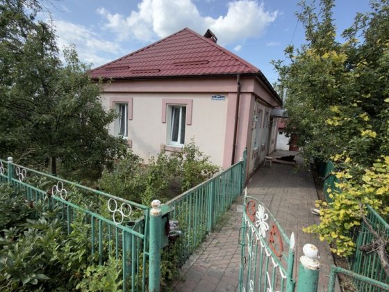 Продам будинок та земельну ділянку Хмельницкий