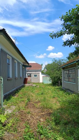 Породам хату в селі Хотьківці, 22км від Хмельницького, біля хати 40 соток городу, є прибудови- гараж - фото 1