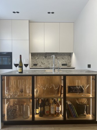 Продаж тауна в КМ 160 м2.Центральні ком-ії, ГАЗ. Охорона - фото 1