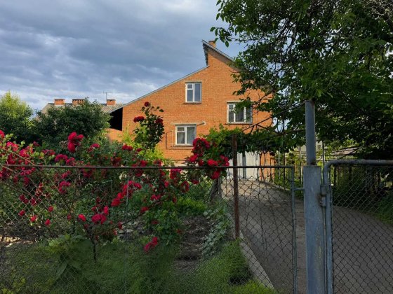 Продаж будинку 198м2 Поділ 2 хв пішки  Зелений острів  №1648 Полтава