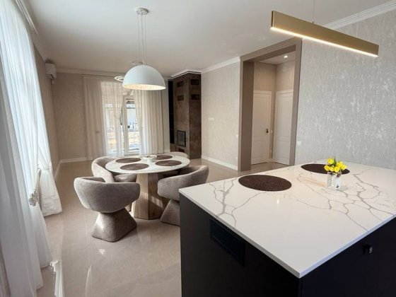 Будинок 150 м² з ремонтом у Лісовій Бучі вул. Михайловського — $330 000. Камін, тепла підлога, меблі Буча