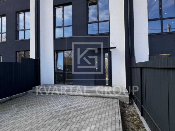 Таунхаус з чистовою штукатуркою поруч з Центральним парком! ЗНИЖКА ВІД ЦІНИ 4000$ Буча
