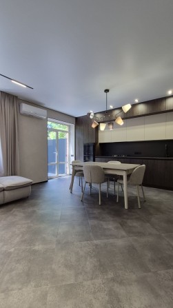 Таунхаус з ремонтом і меблями в центрі Бучі | 100 м² + мансарда | Готовий до проживання - фото 1