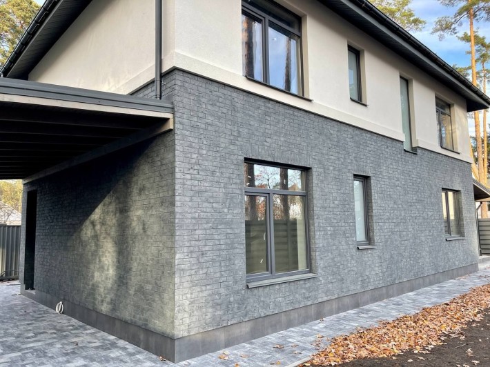 Будинок біля школи Атлетики в Лісовій Бучі. - фото 1